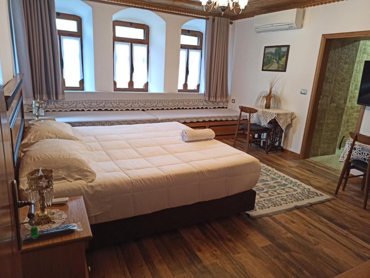 Boutique Hotel Praga Gjirokastra Zewnętrze zdjęcie