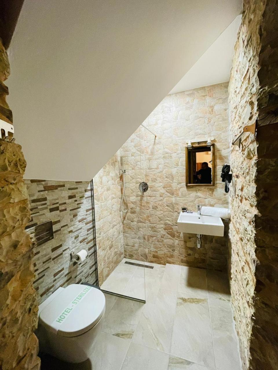 Boutique Hotel Praga Gjirokastra Pokój zdjęcie
