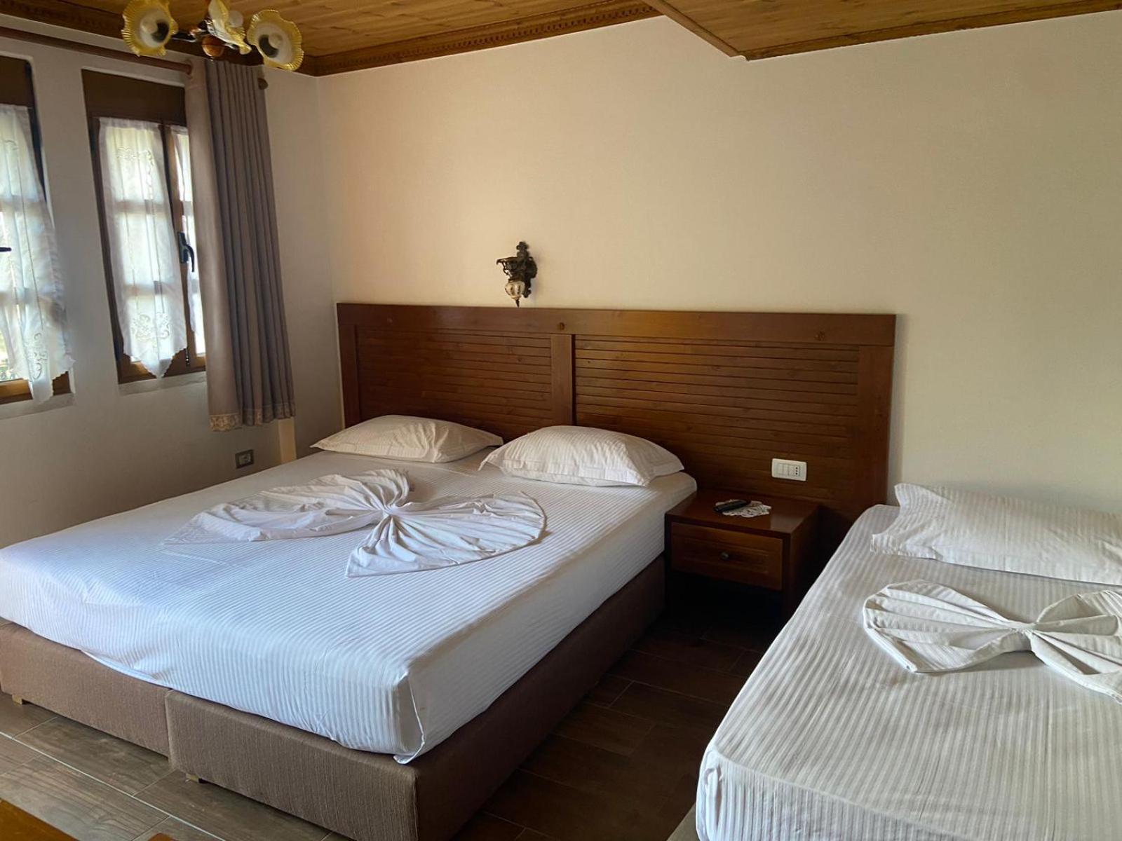 Boutique Hotel Praga Gjirokastra Zewnętrze zdjęcie