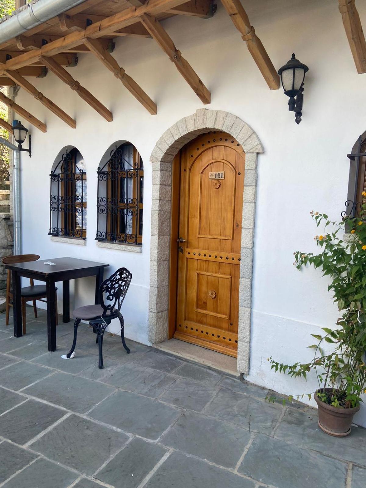 Boutique Hotel Praga Gjirokastra Zewnętrze zdjęcie